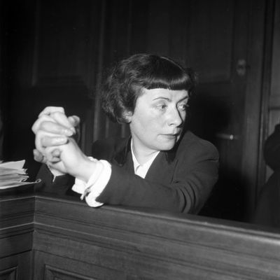 Mathilde Carré, alias La chatte lors de son procès le 3 janvier 1949 à Paris