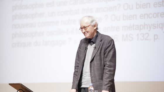 Jacques Bouveresse (1940-2021), normalien, Agrégé (1965) et Docteur en philosophie (1975), a enseigné à Paris1 et à Genève. Professeur au Collège de France, titulaire de la chaire Philosophie du langage et de la connaissance (1995-2010) - Patrick Imbert / Collège de France