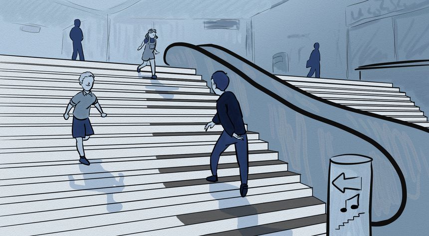Dans le métro de Stockholm, des touches de piano peintes sur un escalier pour inciter à monter des marches.