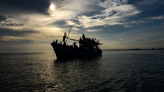 Des réfugies Rohingyas originaires de Birmanie arrivent sur les rives du village de Lancok en Indonésie. ©AFP - © Chaideer Mahyuddin