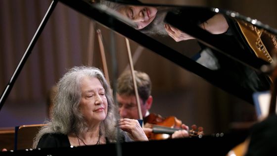 Olivier Bellamy publie "Martha Argerich raconte" chez Buchet Chastel quelques jours avant le 80e anniversaire de la pianiste ©Maxppp - ROBERT GHEMENT/EFE/Newscom