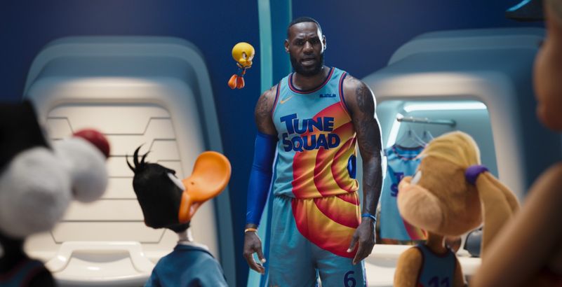 Space Jam 2 Date De Sortie En France "Space Jam 2" : un nouveau trailer déjanté avec LeBron James disponible