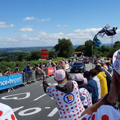Des spectateurs du Tour de France à Mûr-de-Bretagne (Côtes d'Armor) le 27 juin 2021