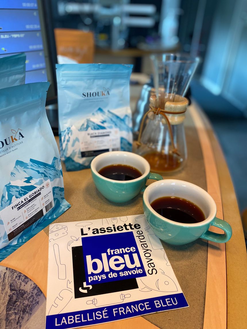 Cédric Mouthon pour les cafés Shouka à Chamonix un café