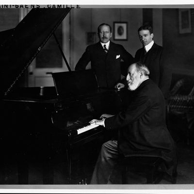 La Bibliothèque-musée de la salle Garnier et la Bibliothèque nationale de France organisent une exposition consacrée à Camille Saint-Saëns pour le centenaire de sa mort