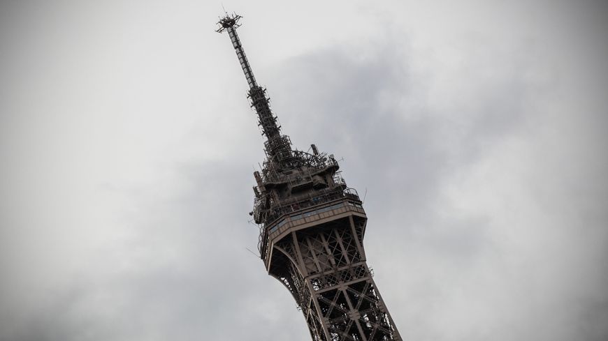 La radio fête ses 100 ans (1921-2021) : retour à l'époque de "Radio Tour Eiffel" ! Ici l'antenne de la Tour Eiffel