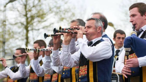 Quimper résonnera samedi 12 juin au son des bombardes et cornemuses, mais dans un répertoire assez inhabituel pour ces instruments traditionnels - Bagad Kemper