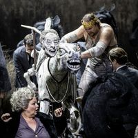 Rimski-Korsakov, Le Coq d’Or – dir. Daniele Rustioni, mise en scène Barrie Kosky : Dmitry Ulyanov (Le Tsar Dodon), Vasily Efimov et Andrei Zhilikhovsky (les Tsarévitchs), Margarita Nekrasova (Amelfa)