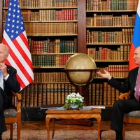 Genève ce 16 juin 2021 : Joe Biden et Vladimir Poutine lors de leur première rencontre à la Villa La Grange sur les bords du lac Léman