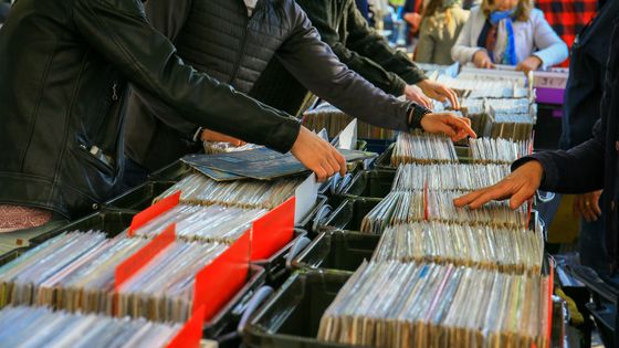 Ventes de vinyles à l'occasion du Disquaire Day en 2019 à Valence ©AFP - NICOLAS GUYONNET / HANS LUCAS