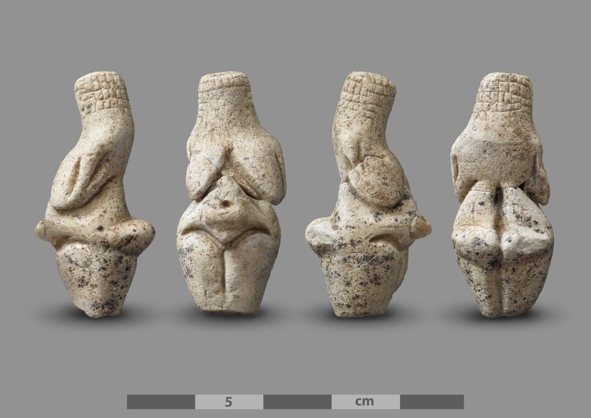 8 Dame de Renancourt à Amiens, Paléolithique récent – Gravettien, H.4cm