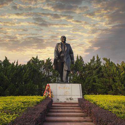 Statue en bronze de Deng Xiaoping (Chine)