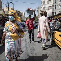 Un marché de la ville de Dakar, capitale du Sénégal, en mai 2020
