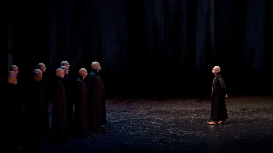 Monteverdi, L’Orfeo – dir. Jordi Savall, m. en scène Pauline Bayle : Salvo Vitale (Plutone), Victor Sordo, Gabriel Diaz, Alessandro Giangrande, Yannis François (Spririti), Capella Reial de Catalunya