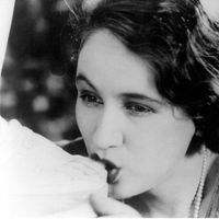 La comédienne Lya Lys dans "L'âge d'or" de Luis Bunuel, 1930