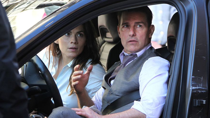 Tom Cruise et l'actrice Hayley Atwell pendant le tournage de Mission Impossible 7