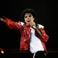 Michaël Jackson ici en 1986 a révolutionné l'univers de la musique des années 1986 avec son clip "Thriller"
