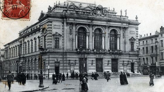 Vue du théâtre et la place de la comédie a Montpellier, Hérault en 1907 - Carte postale ©AFP - Holbarb Archive/Leemage