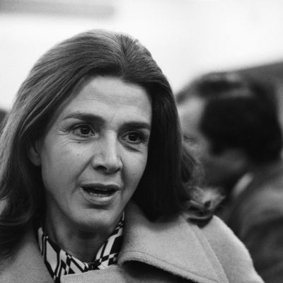 Gisèle Halimi, pendant sa campagne électorale, Paris, 1975.