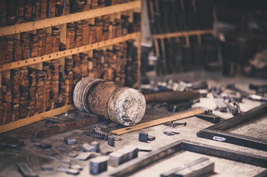 Des caractères de caisse d'une imprimerie antique.