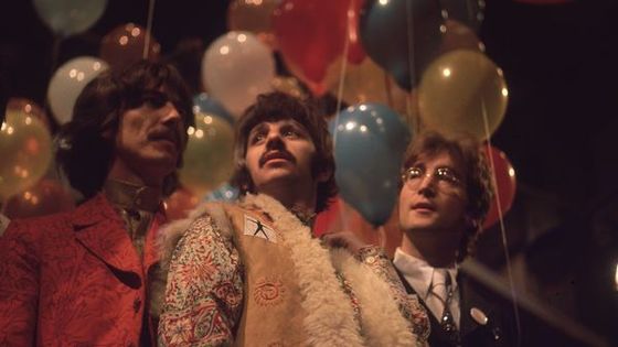 George Harrison (1943 - 2001), Ringo Starr et John Lennon (1940 - 1980) le 30 juin 1967 à Abbey Road. ©Getty - John Williams/BIPs