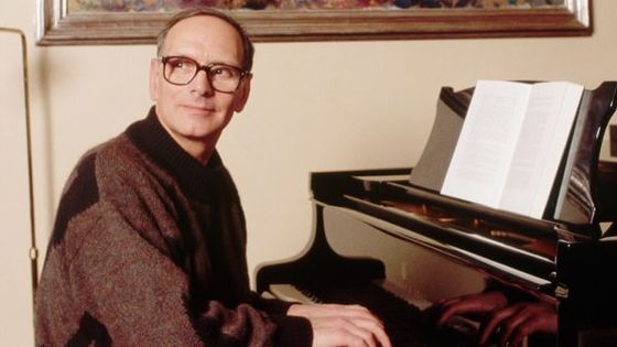 Le compositeur Ennio Morricone à son piano, à Rome ©Getty - Vittoriano Rastelli / Corbis