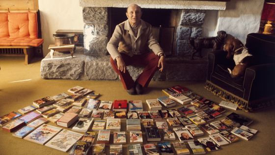 Frédéric Dard chez lui en 1978. Photo : James Andanson. ©Getty