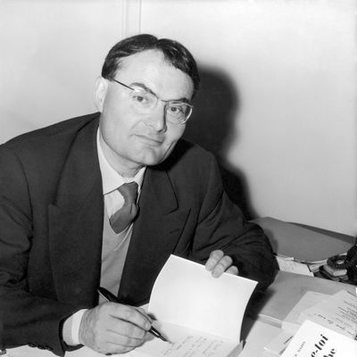 Hervé Bazin dédicace ses livres, le 6 octobre 1958