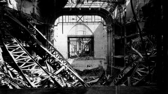 Le Wiener Staatsoper presque entièrement détruit par les Américains en 1945 ©Getty - Marka