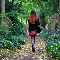 Le cimetière d'Highgate, l'un des 7 cimetières du Londres victorien, berceau de nombreuses histoires effrayantes sur les vampires et les fantômes.
