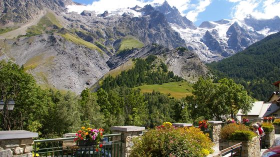 La Meije et ses glaciers, vus de La Grave, lieu où Olivier Messiaen avait pour habitude de séjourner - MartinD