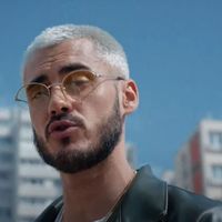 Deen Burbigo dans son clip "Tout dedans" (Capture YouTube)