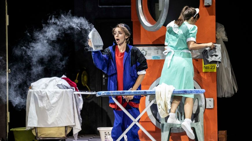 Mozart, Les Noces de Figaro, répétitions – mise en scène Lotte de Beer, direction musicale Thomas Hengelbrock : Lea Desandre (Cherubino) et Julie Fuchs (Susanna)