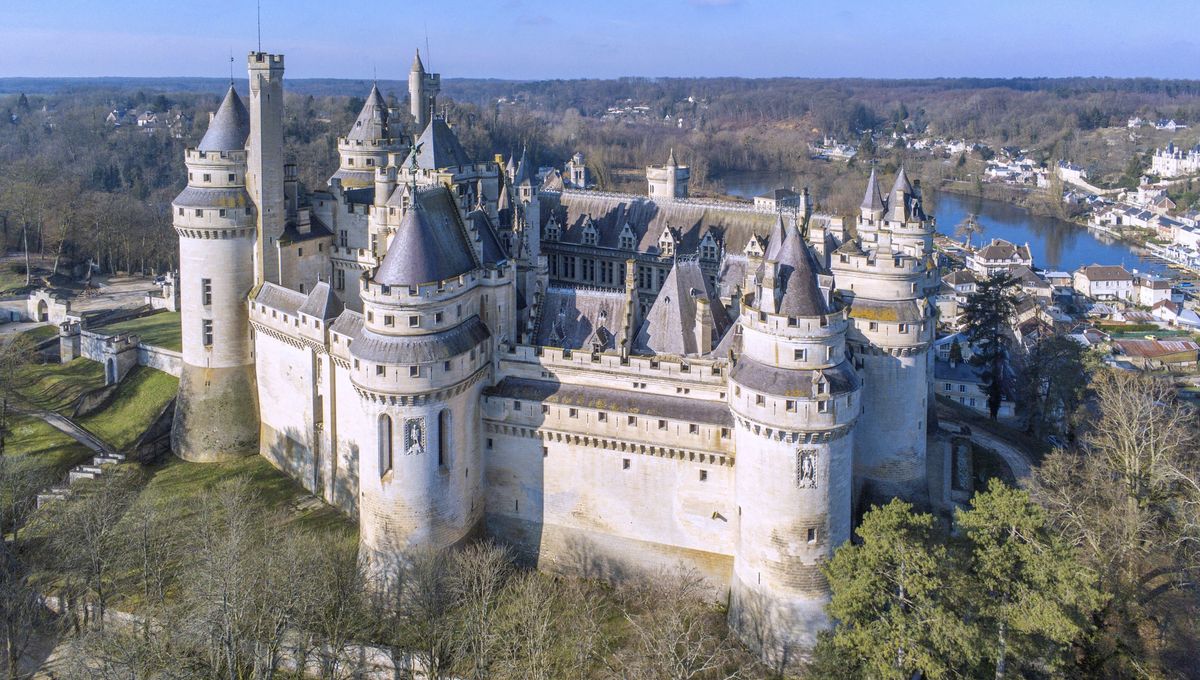 Admirer Le Chateau Pierrefonds Recree Comme Au Moyen Age