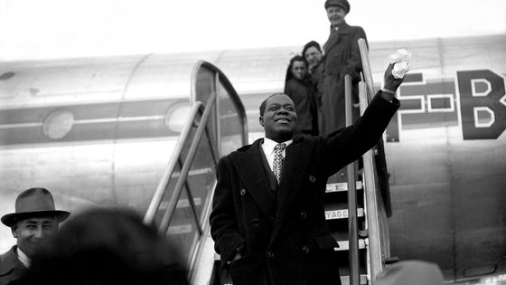 Le 20 février 1948, Louis Armstrong arrive en France pour participer au Festival International de Jazz de Nice ©Getty - Keystone-France/Gamma-Keystone