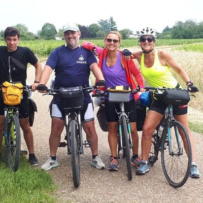 Elias, Jean-Michel, Bernadette et une de leurs amies ont réalisé un long périple le long de la Loire, 340 kilomètres de Nevers à Tours.