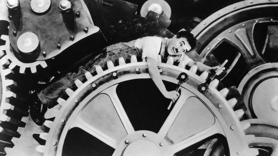 Scène du film Les Temps Modernes (1936) de Charlie Chaplin. - ullstein bild via Getty Images