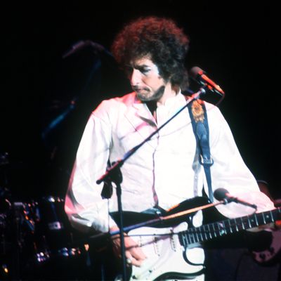 Le chanteur, auteur-compositeur et musicien Bob Dylan en concert en 1978.