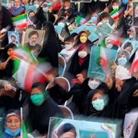 Des partisans du candidat à la présidence iranienne Ebrahim Raisi assistent à un meeting de campagne électorale dans la capitale Téhéran. Le 1' juin 2021