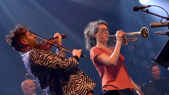 Théo Ceccaldi et Airelle Besson ont enflammé la scène lors du grand concert anniversaire des artistes résidents - Jazz sous les Pommiers
