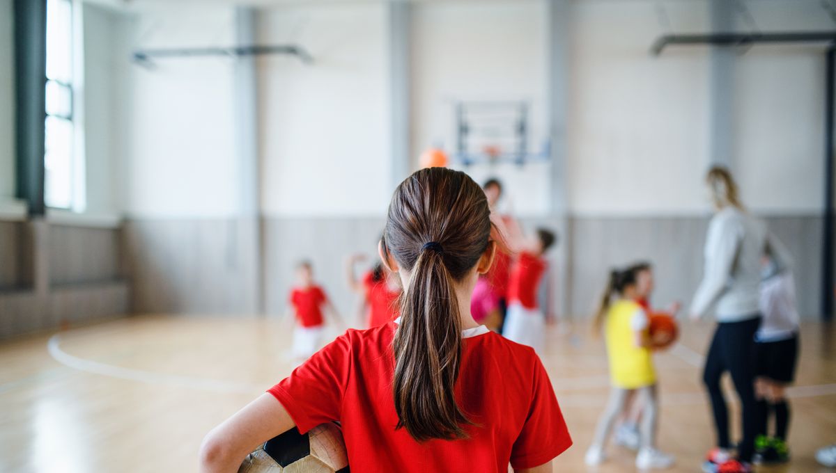 Claire Pontais et Vincent Gérard alertent sur le manque de moyens pour le sport à l'école - Vimarsana News