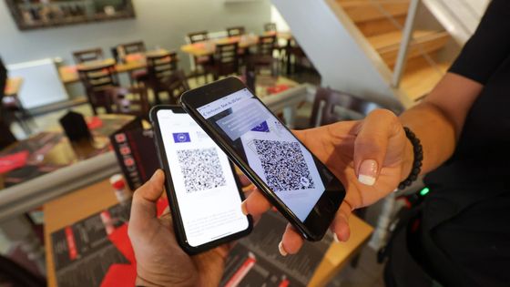 Le pass sanitaire devient obligatoire pour entrer dans les bars et restaurants à partir du lundi 9 août.