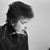 L'auteur-compositeur-interprète, auteur et artiste Bob Dylan au Philharmonic Hall, New York City, le 31 octobre 1964.