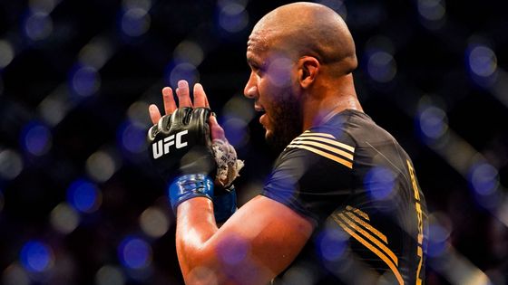 Le Vendéen Ciryl Gane a remporté la ceinture UFC intermédiaire des poids lourds.