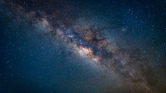 Un été classique la tête dans les étoiles. ©Getty - Anupong Sonprom