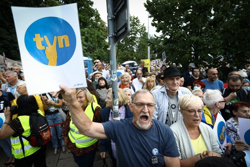 W Polsce demonstracja poparcia TVN przeciwko projektowi ustawy prasowej