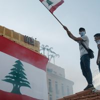 Le 8 août 2020, lors d'une manifestation pour faire tomber le régime au lendemain de l'explosion du port
