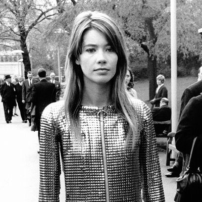 Françoise Hardy vêtue d'une 'Côte de maille' à Londres, 1968
