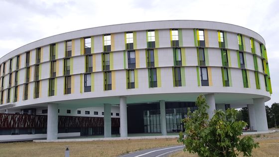 les points d'entrée à l'hôpital d'Orléans seront réduits pour mieux contrôler le pass sanitaire des visiteurs