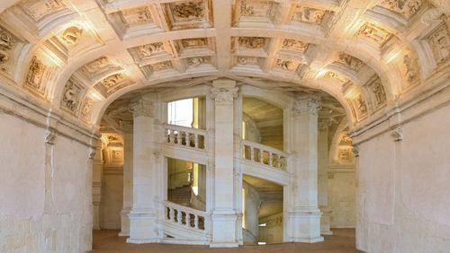 Les escaliers Chambord de la Maison de la Radio, vestiges d'une époque